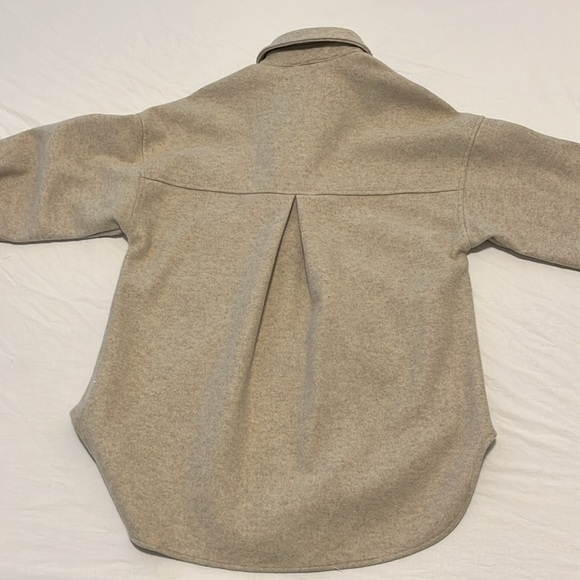 FREE SHIPPING Stradivarius shacket - Picture 4 of 4